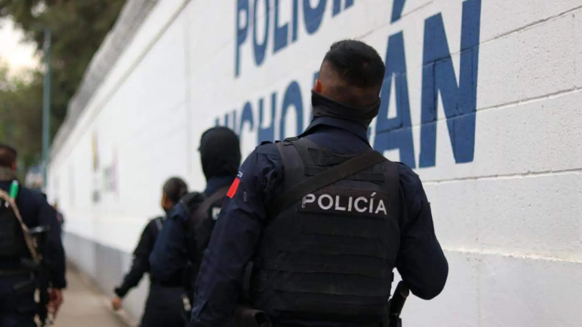 Policías (4)